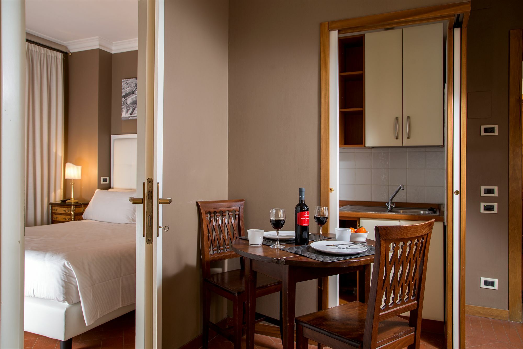 Astrid Roma Suites Екстер'єр фото